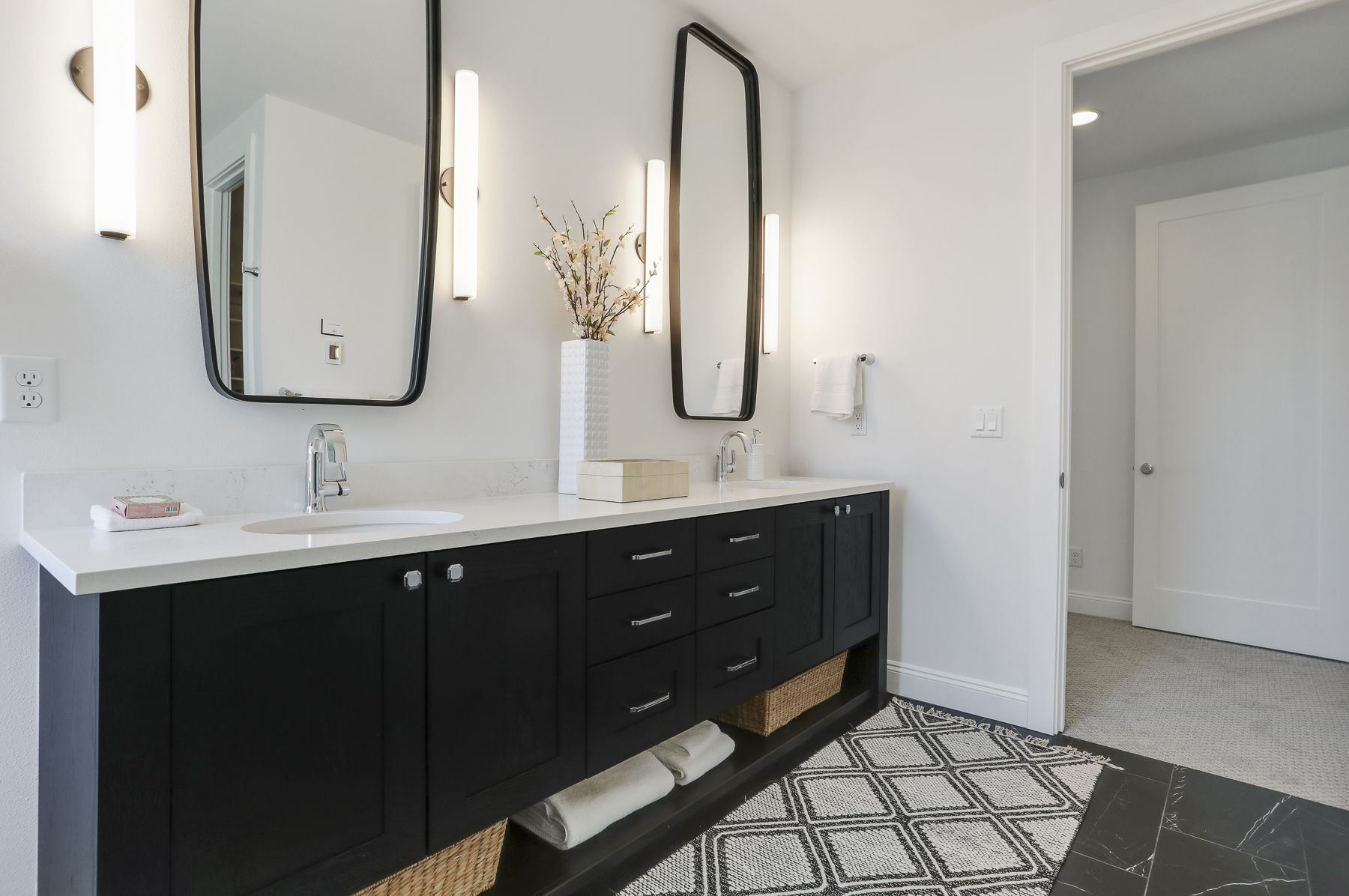 Primary Bathroom 04